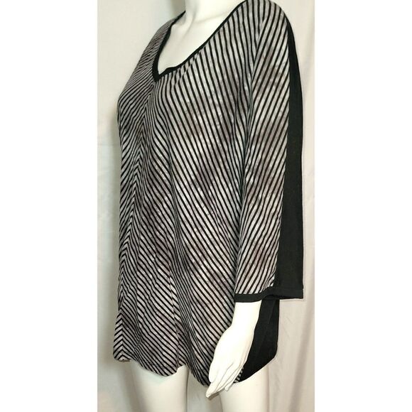 Catherine's Graphic Print Top Pullover Three Quarter Sleeve - Size 1X - Picture 3 of 8